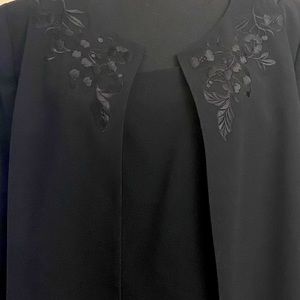 Nipon Boutique Size 16 Blazer & match shell. Black NWT